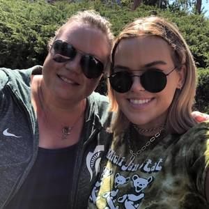 Meet your Posher, Sharon